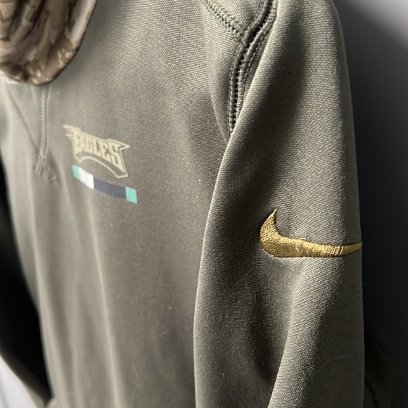 Salute to Service Eagles hoodie - Picture 7 of 8